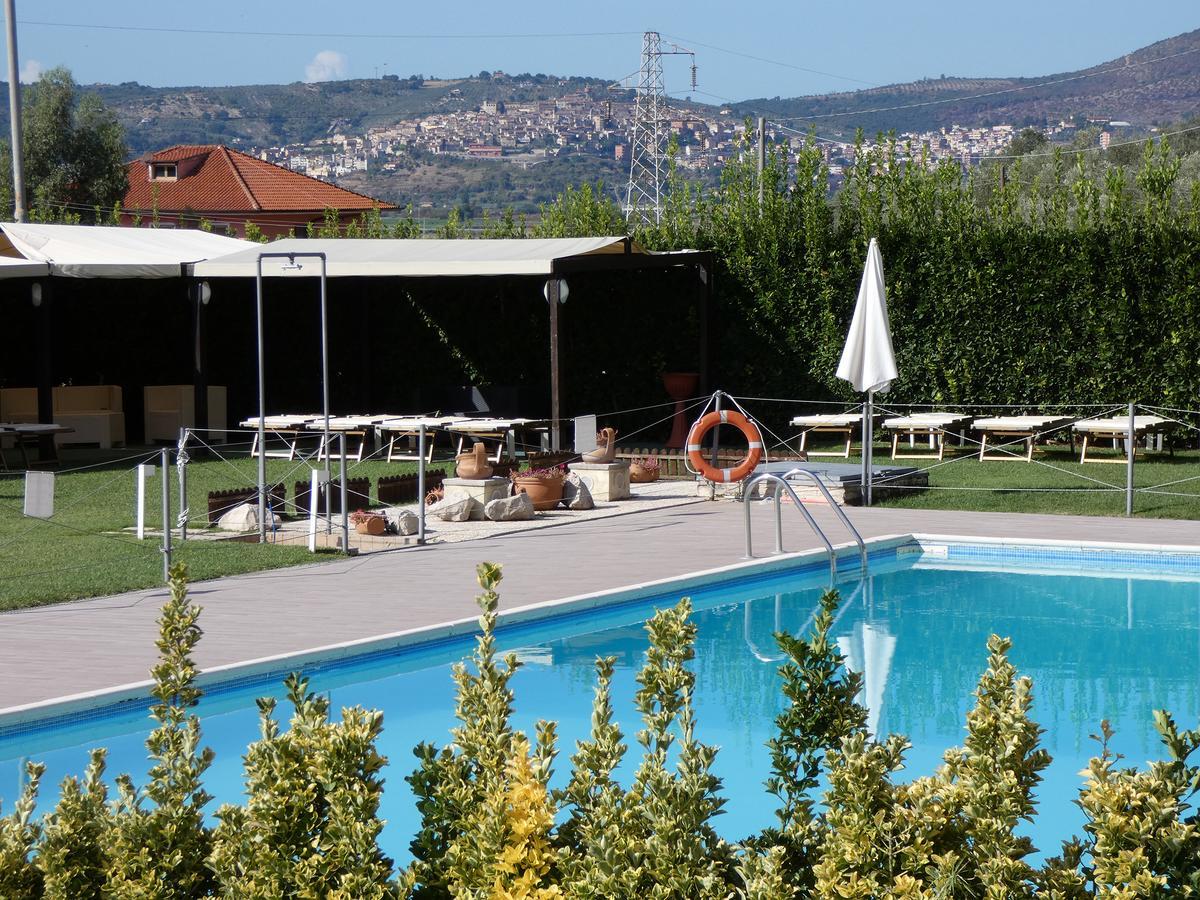 Hotel Piscina La Suite Prossedi Εξωτερικό φωτογραφία